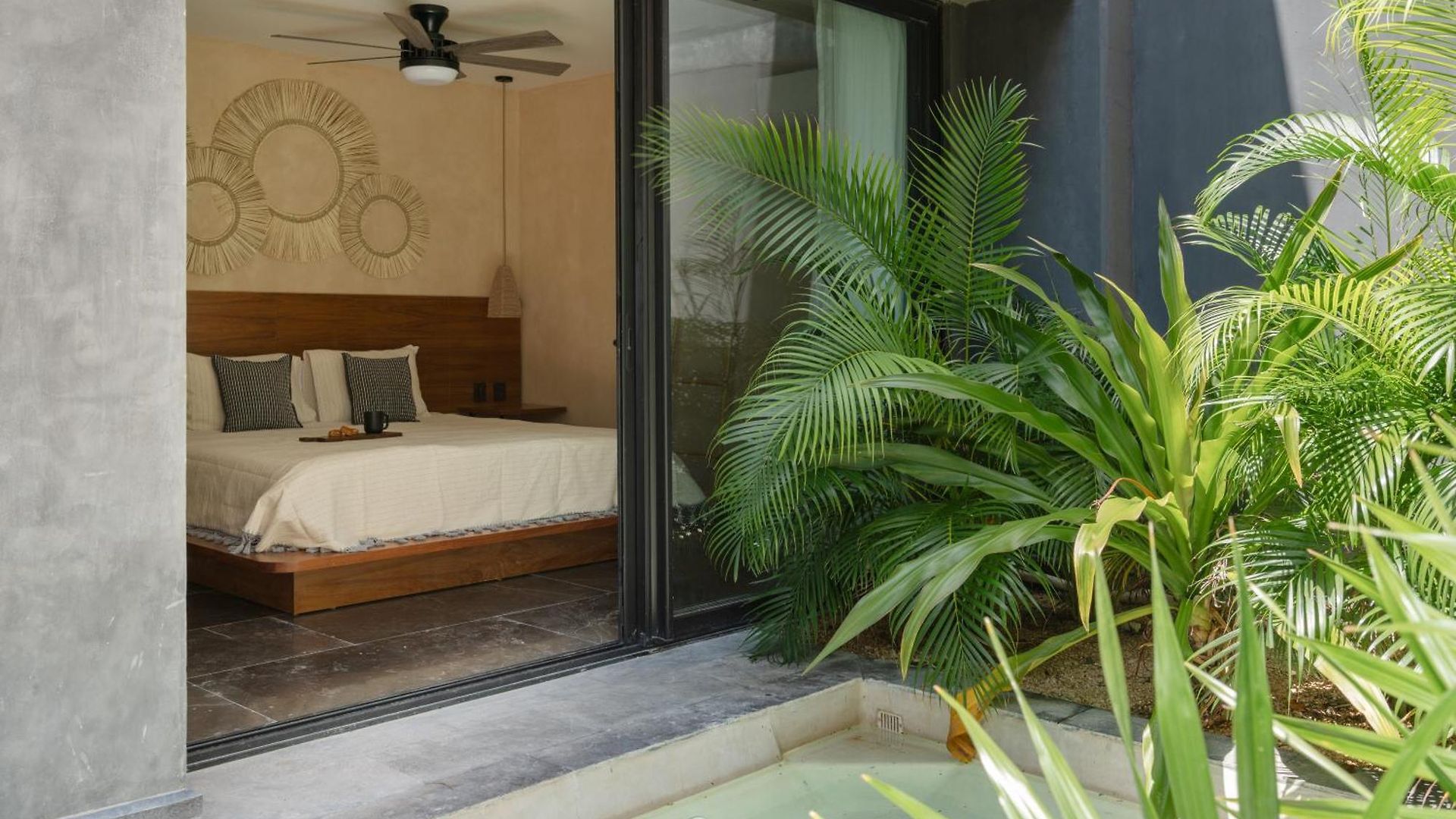 Apartment Exclusive 2br Lock-off Huge Terrace & Private Pool Humana