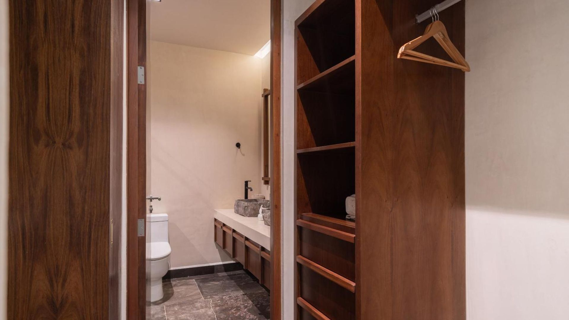Exclusive 2br Lock-off Huge Terrace & Private Pool Humana Apartment