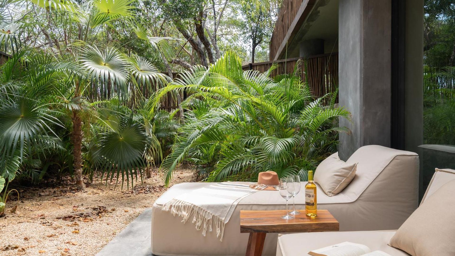 Apartment Exclusive 2br Lock-off Huge Terrace & Private Pool Humana