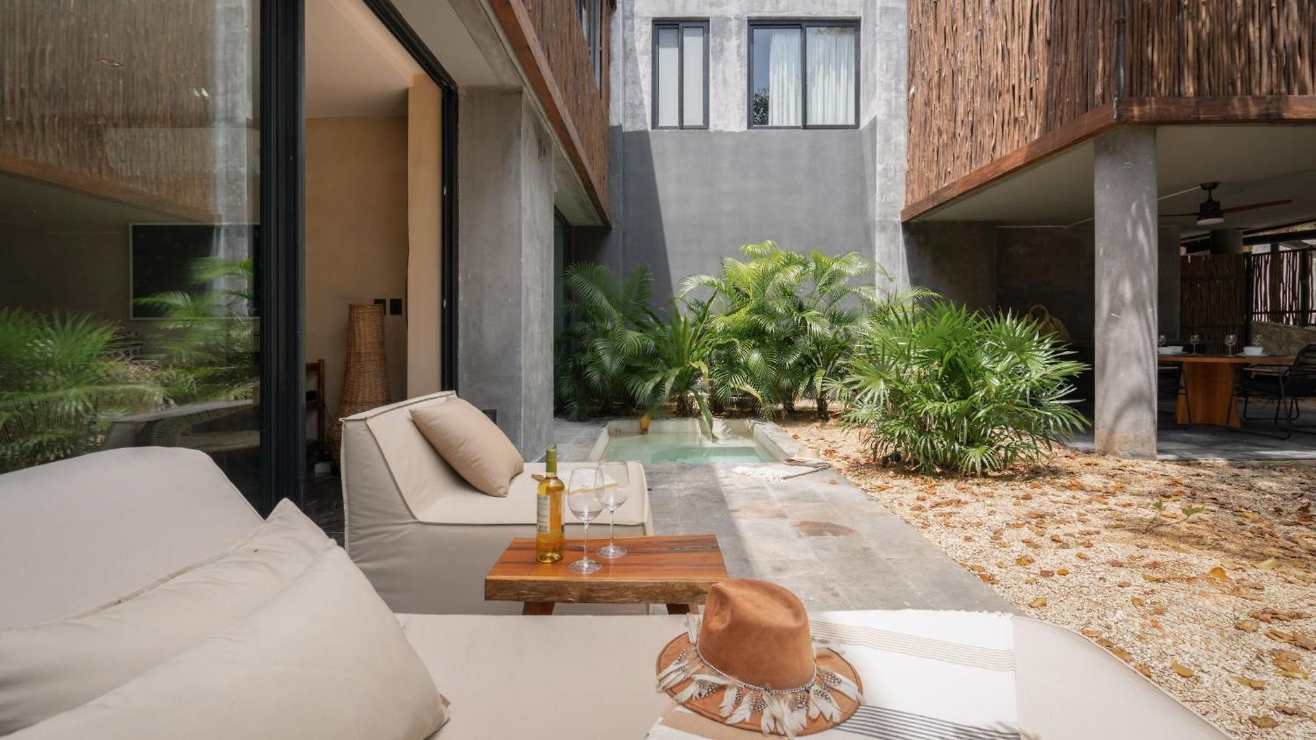 Exclusive 2br Lock-off Huge Terrace & Private Pool Humana Apartment *
