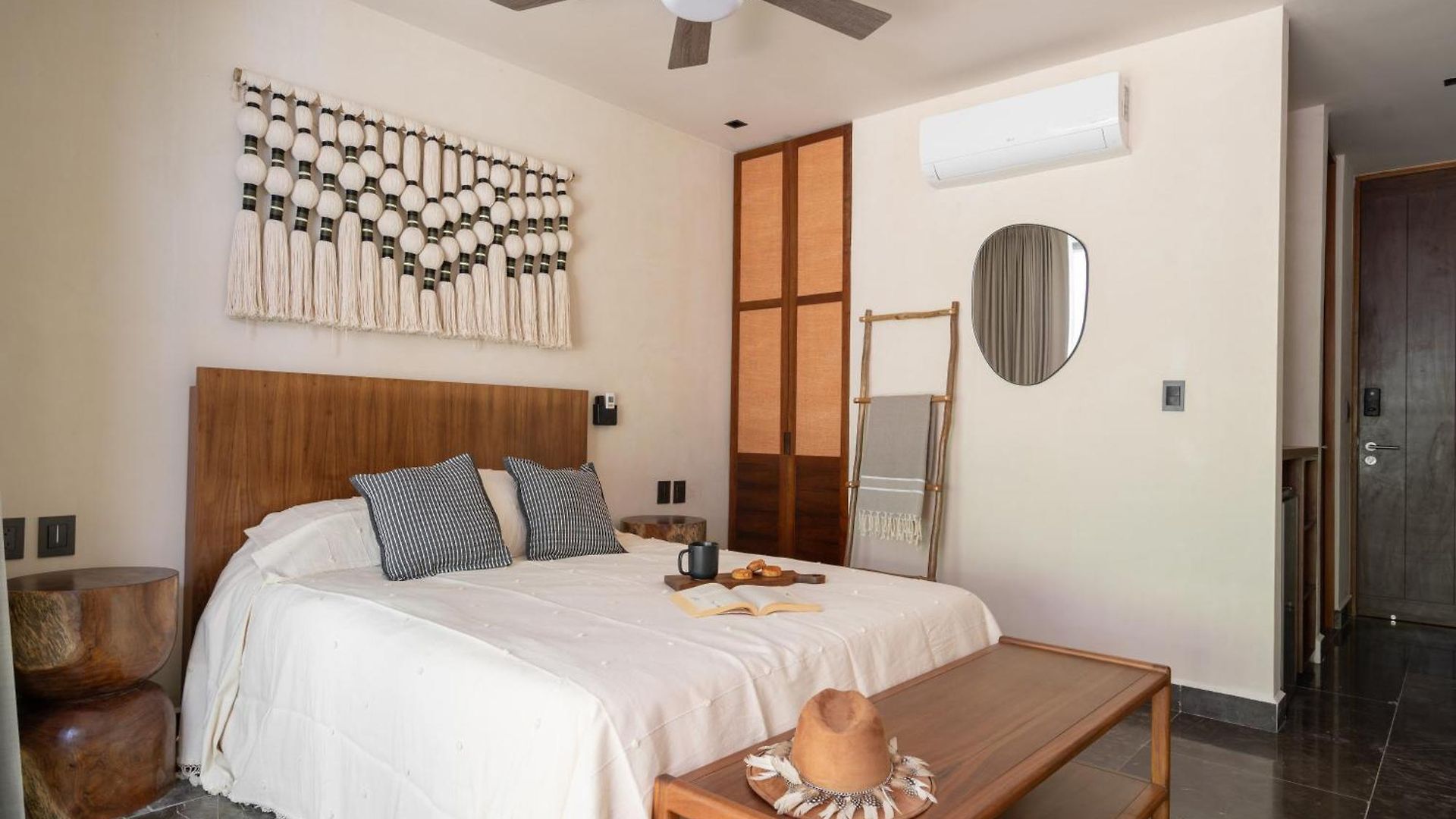 Apartment Exclusive 2br Lock-off Huge Terrace & Private Pool Humana *