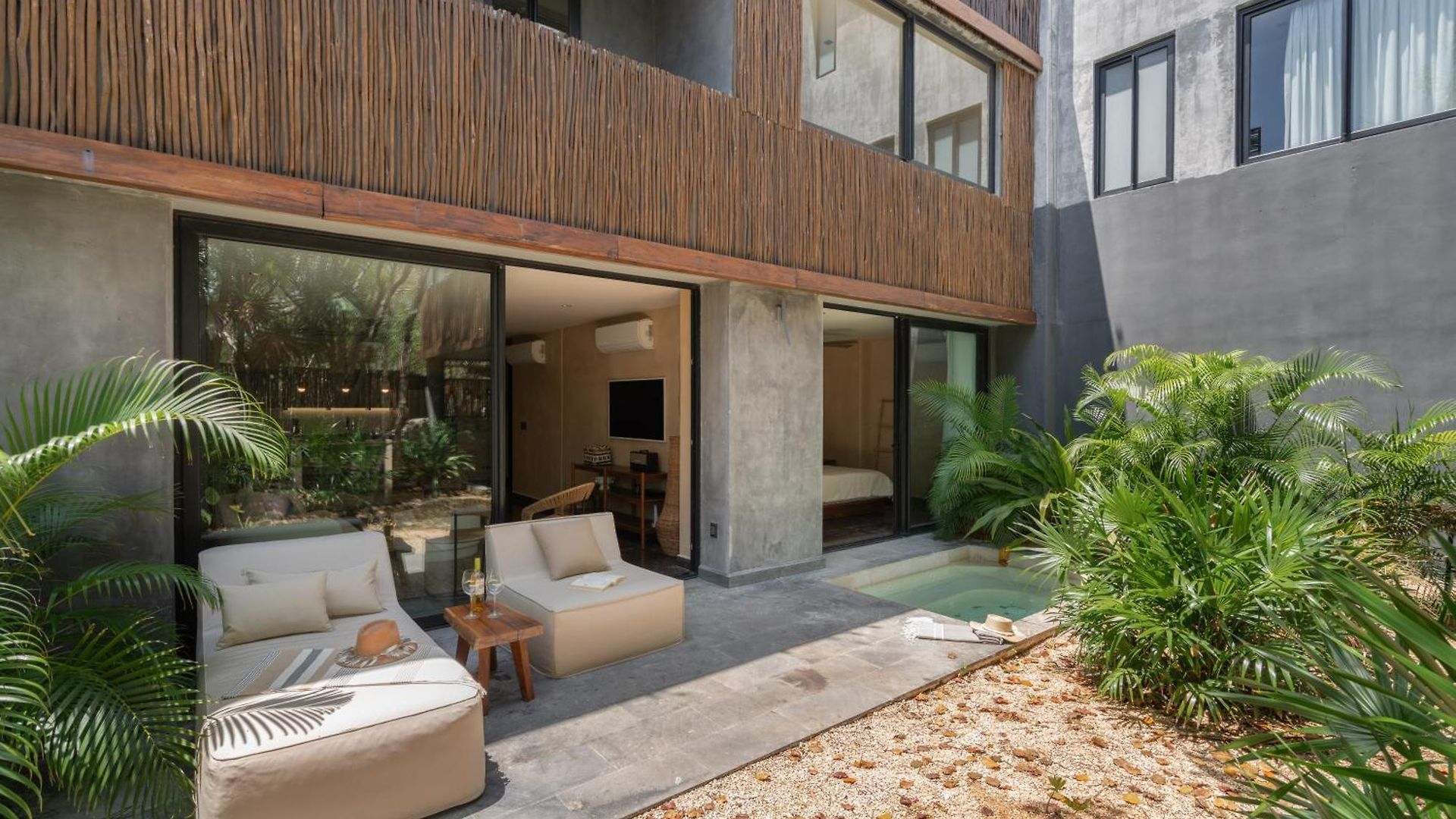 Exclusive 2br Lock-off Huge Terrace & Private Pool Humana