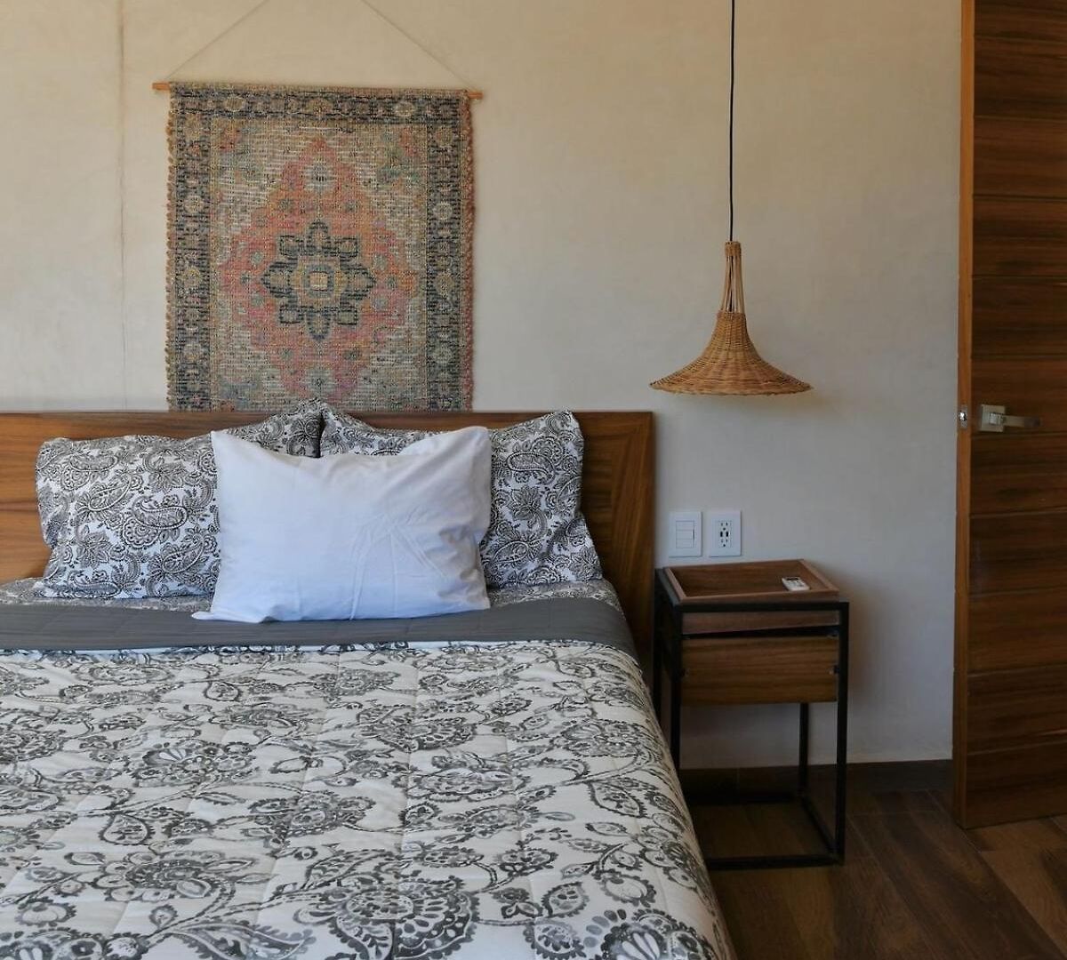 Apartment 3-br With Private Pool, Terrace And Bbq