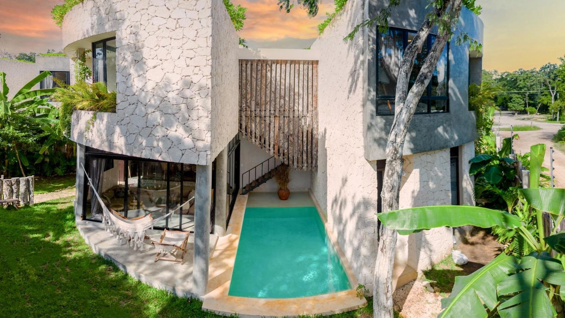 2 Tropical Bohemian Villas-2 Priv Pool-bbq 3a-3b Villa
