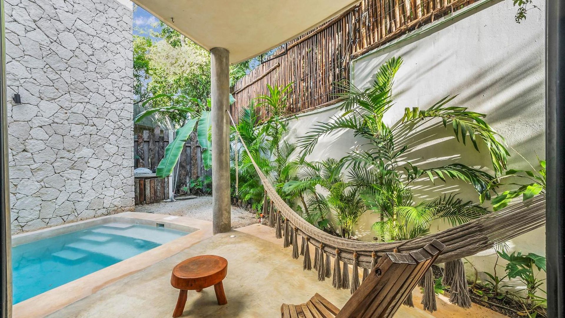 2 Tropical Bohemian Villas-2 Priv Pool-bbq 3a-3b