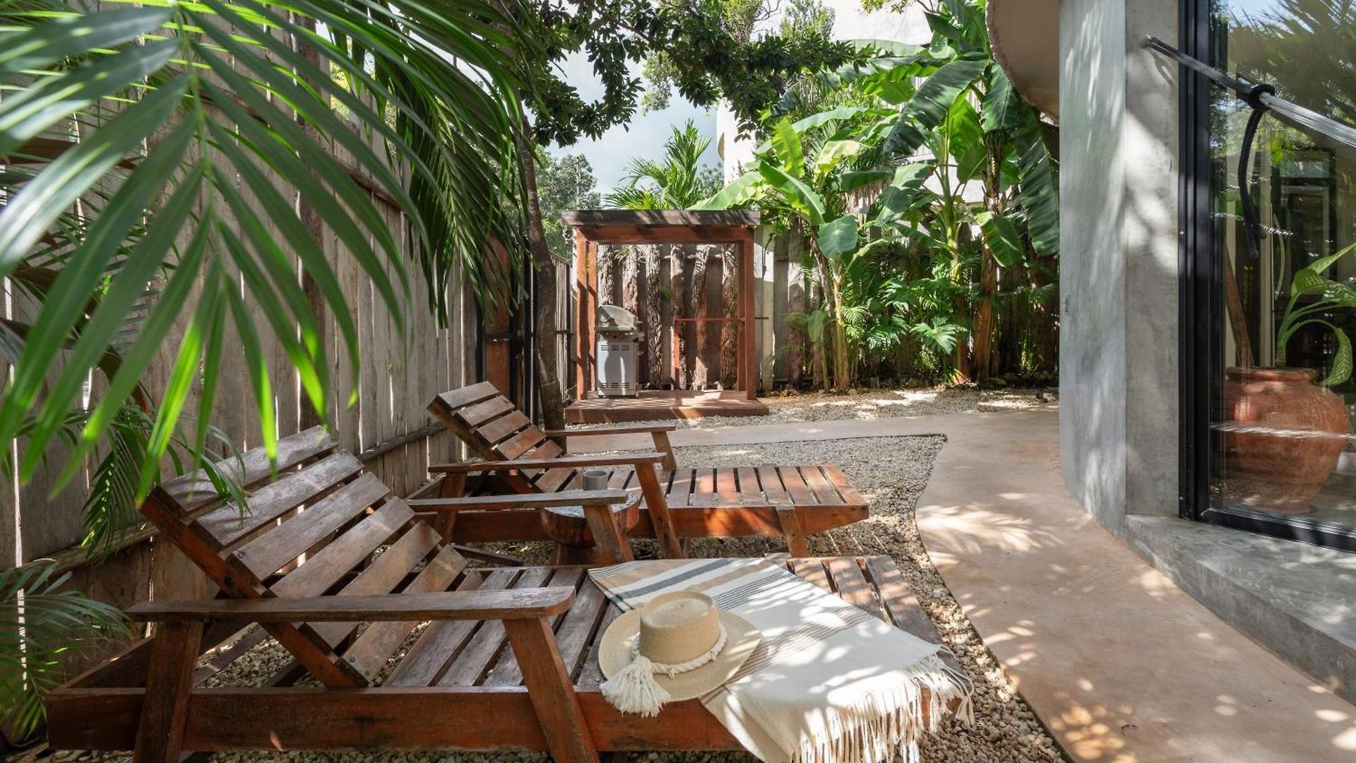 2 Tropical Bohemian Villas-2 Priv Pool-bbq 3a-3b Villa
