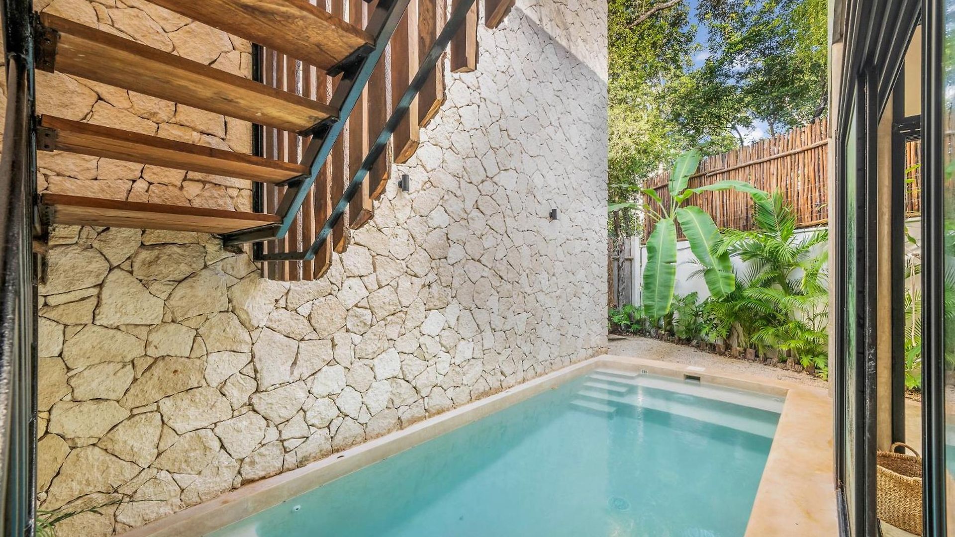 Villa 2 Tropical Bohemian Villas-2 Priv Pool-bbq 3a-3b