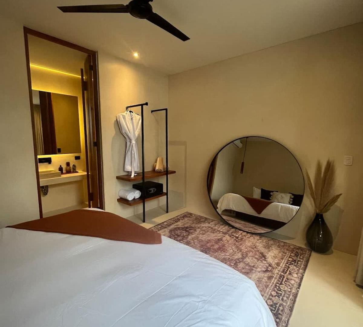 Hacienda Babylon - 9 10 Pools Gym & Sauna