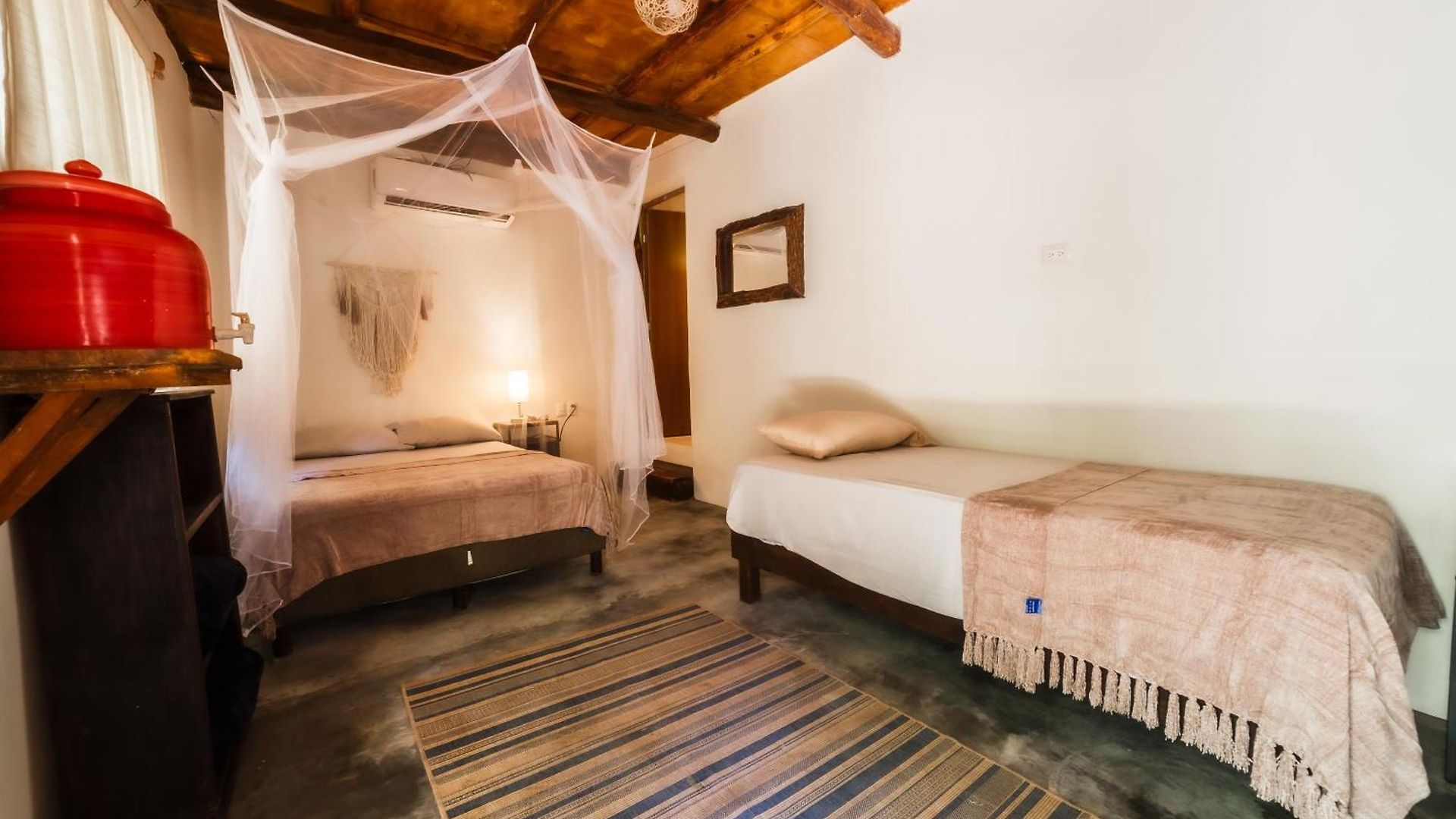 Hotel Co.bañitas
