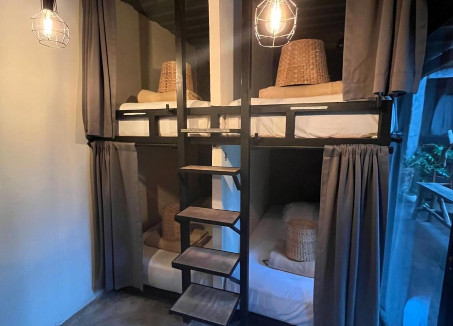Meteora & Coffeehouse Tulum