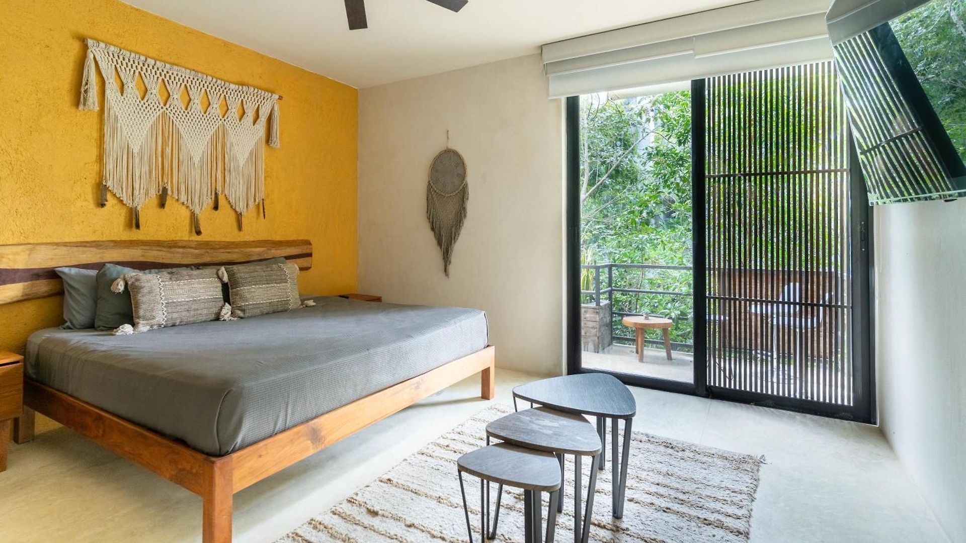 Charming Getaway In Prime Location Apartment *