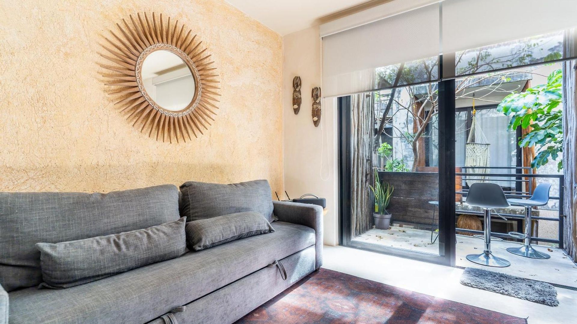 Apartment Charming Getaway In Prime Location *