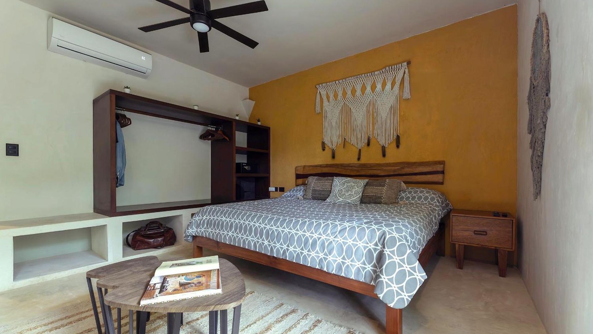Charming Getaway In Prime Location Apartment *