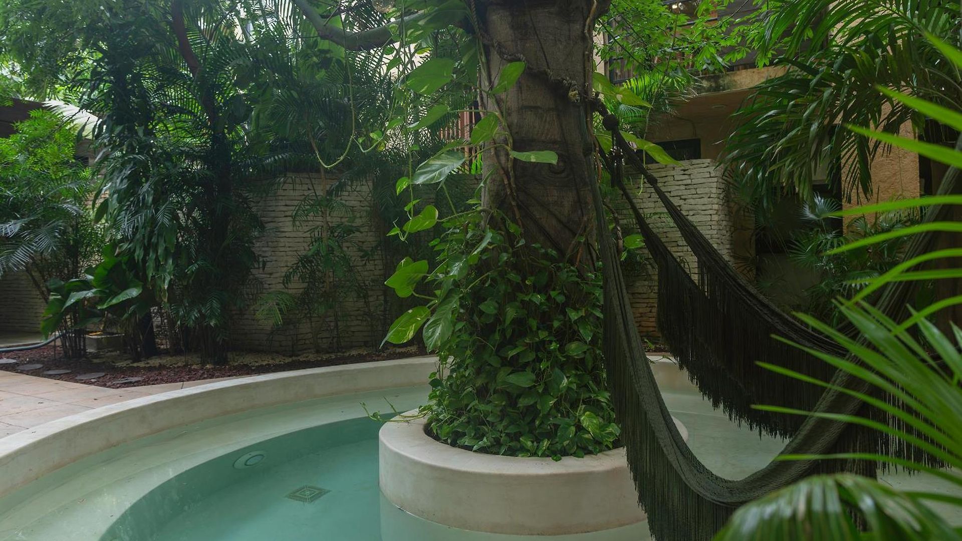 Charming Getaway In Prime Location Apartment *