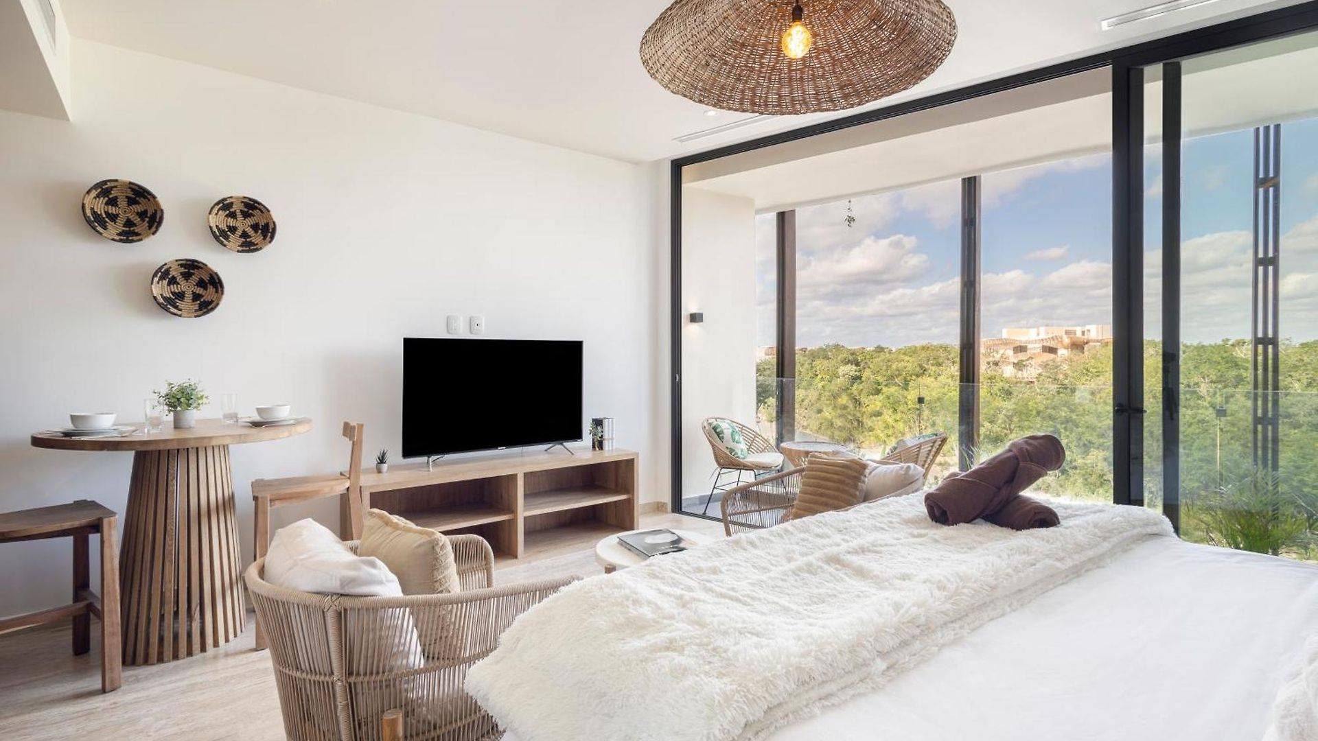 Mistiq Gardens 2 Apartment *