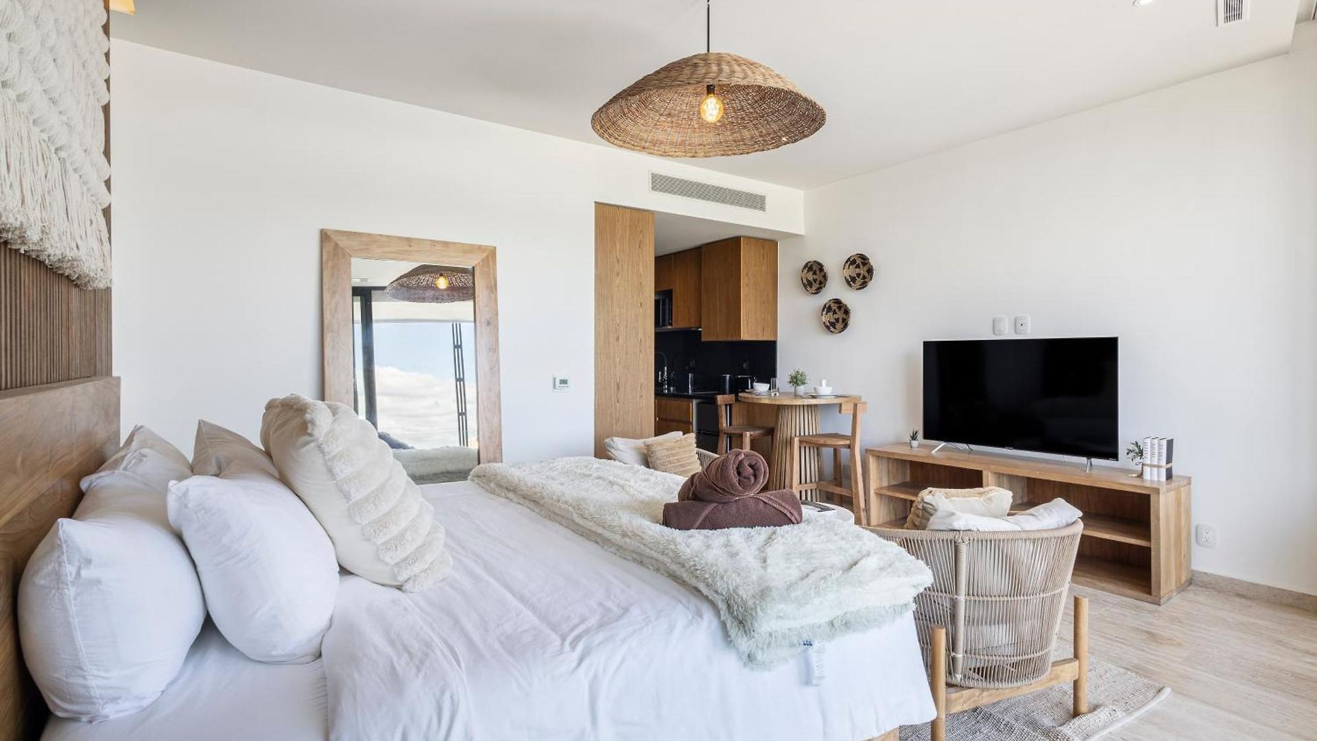 Mistiq Gardens 2 Apartment *