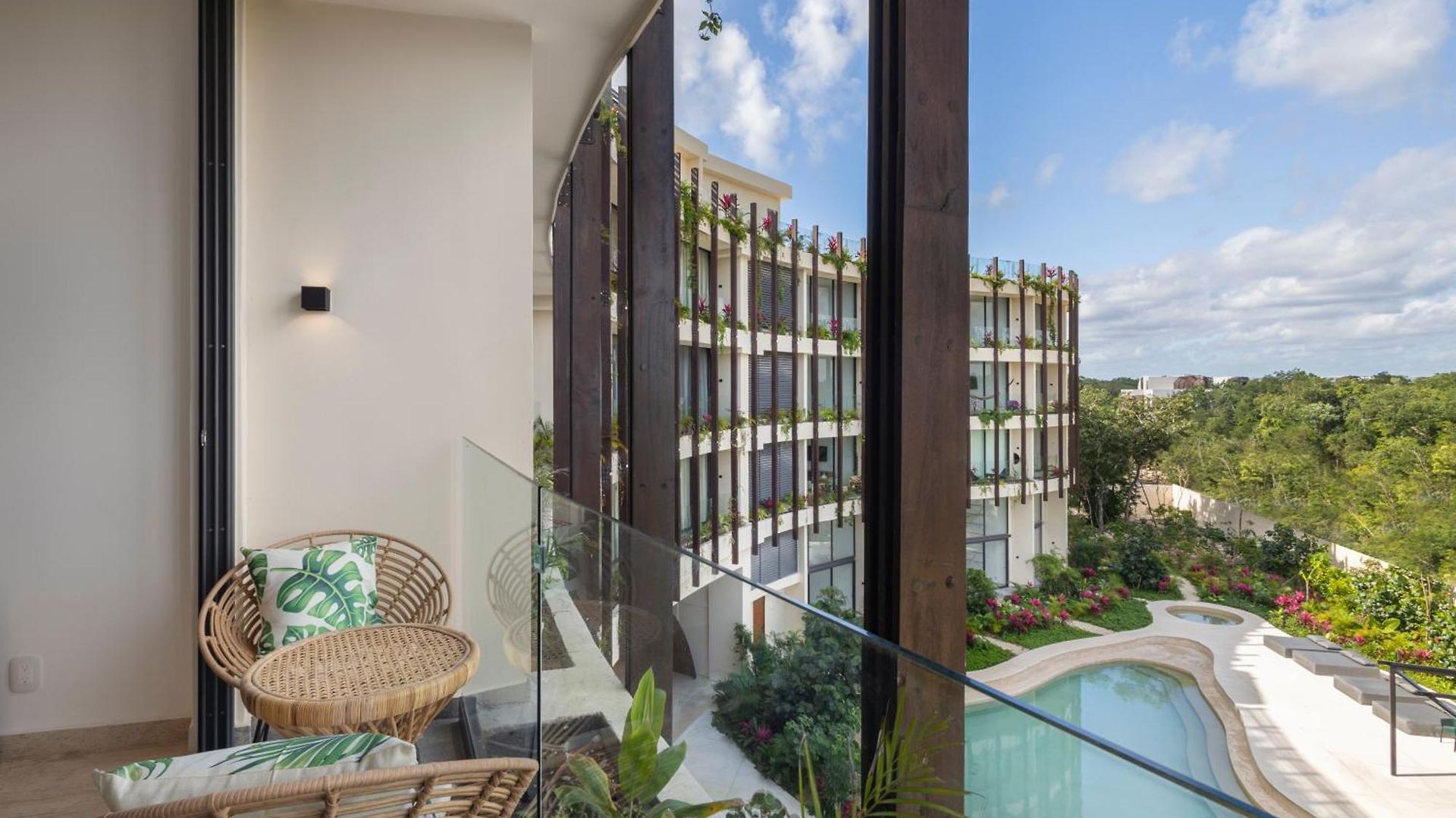 Mistiq Gardens 2