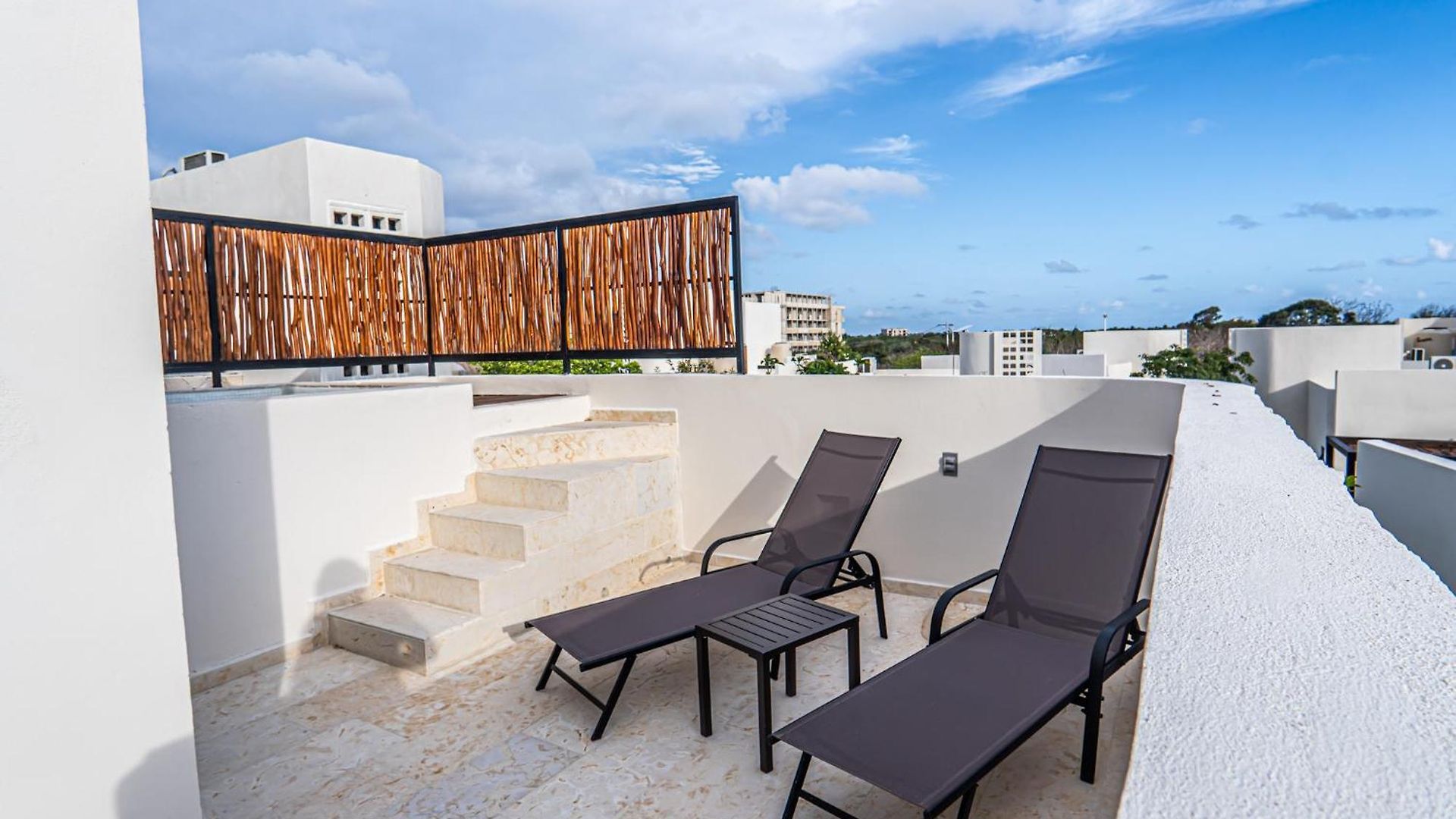 Ocean Breeze - A Few Steps From The Beach! Villa