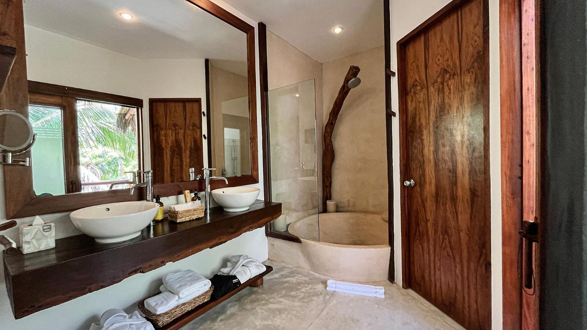 The Hotel 5*
