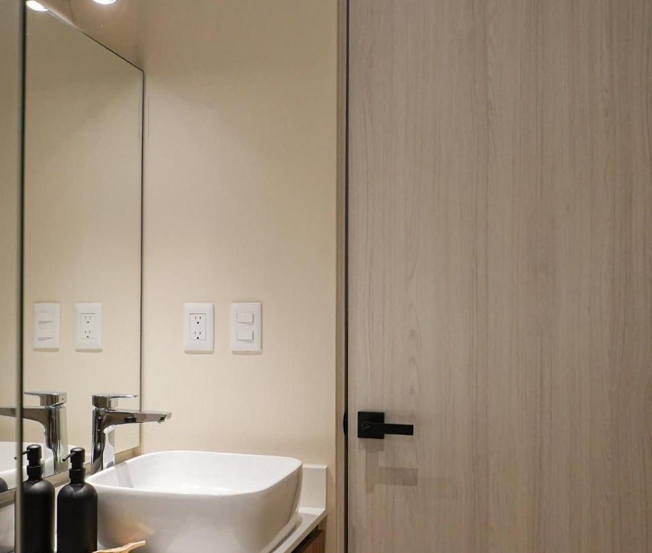 Modern 1br With Private Pool And Surround Speakers *