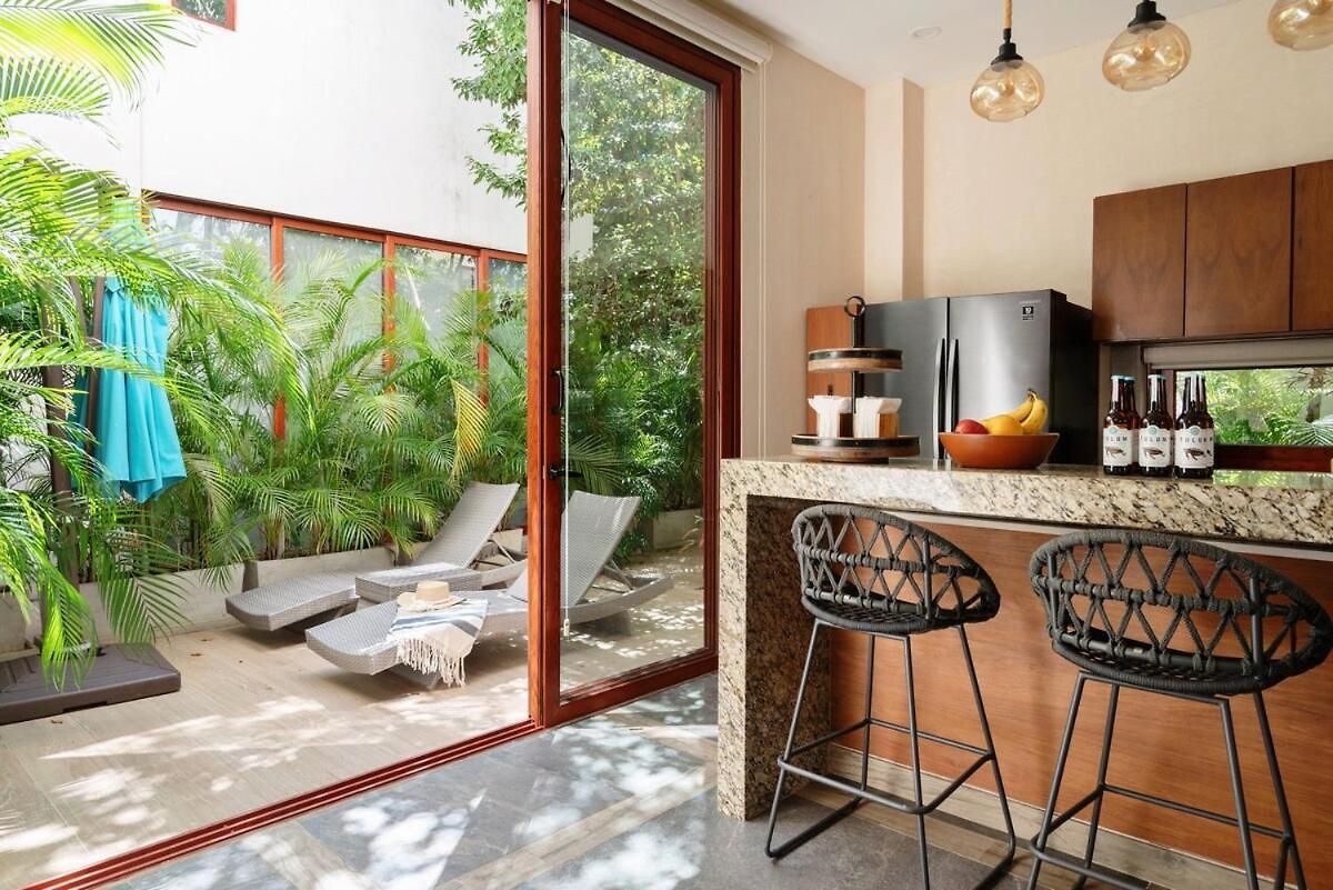 Villa 9br Luxury Aldea Zama, Private Pools & Gym! Tulum