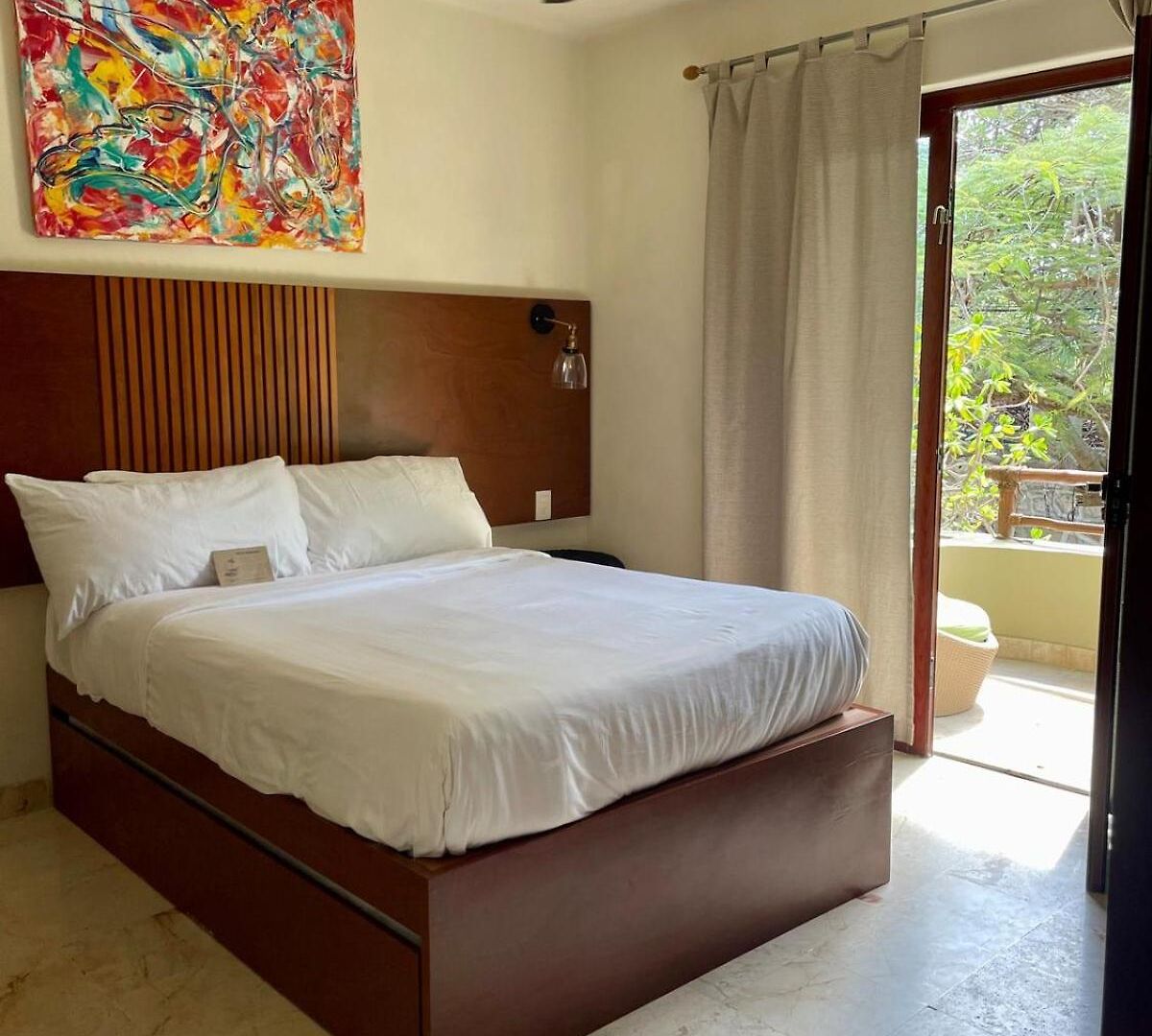Apartment 2br Kobah 1 Block To & 5th Pool Gym *