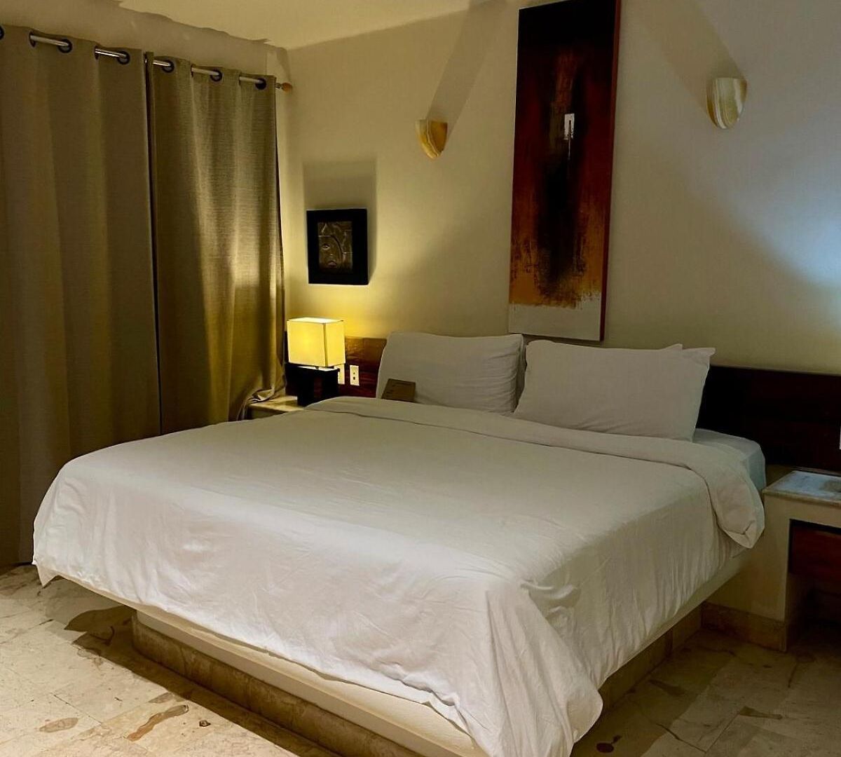 2br Kobah 1 Block To & 5th Pool Gym Apartment