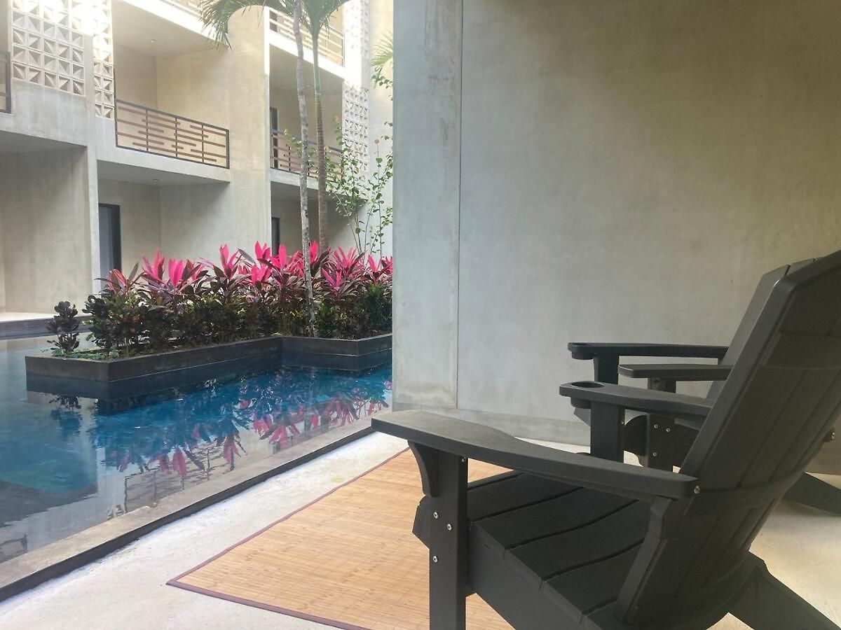 Swim Up Pool Apartment *