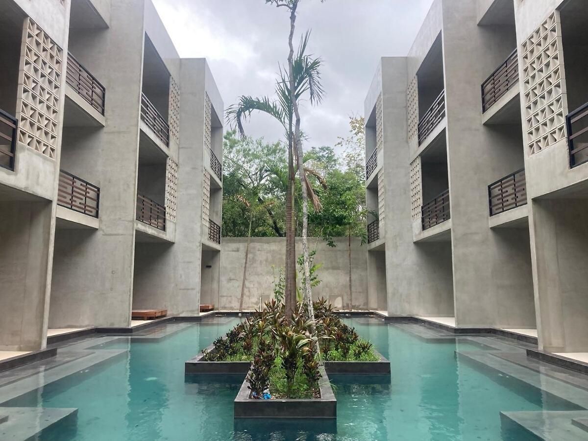 Swim Up Pool Apartment *