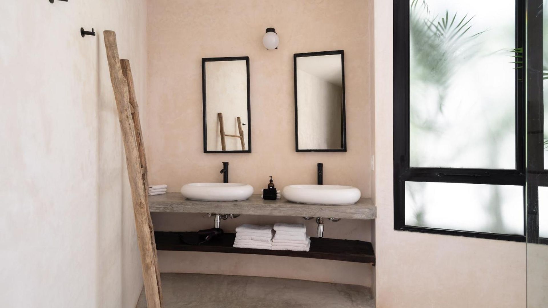 Villa Rousseau Jungle Priv Pool Concierge 1b *