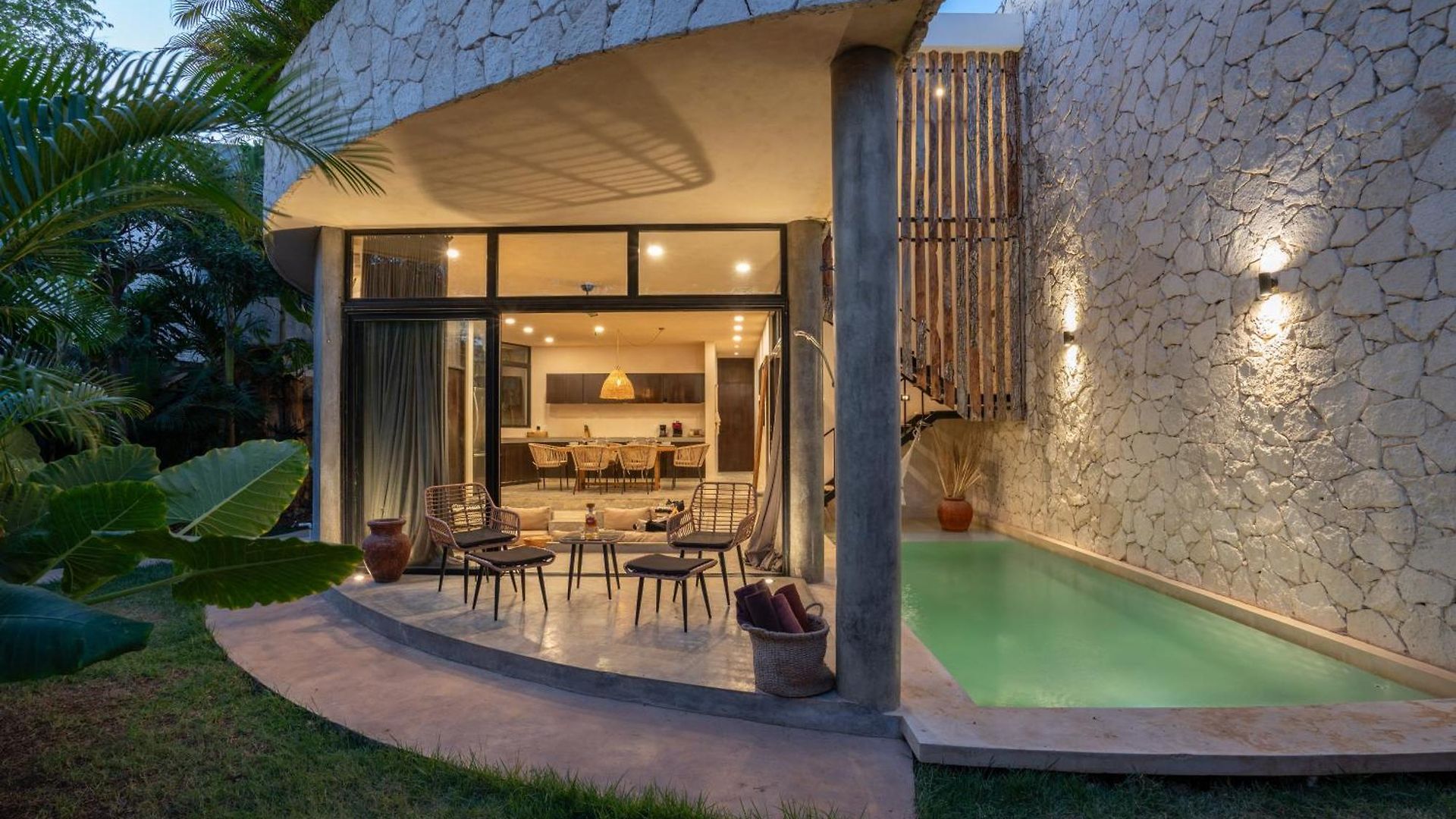 Rousseau Jungle Priv Pool Concierge 1b * Tulum