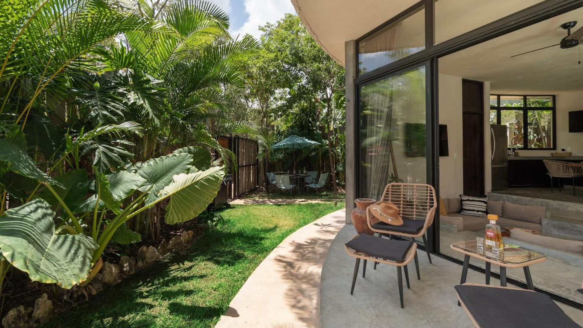 Rousseau Jungle Priv Pool Concierge 1b * Tulum