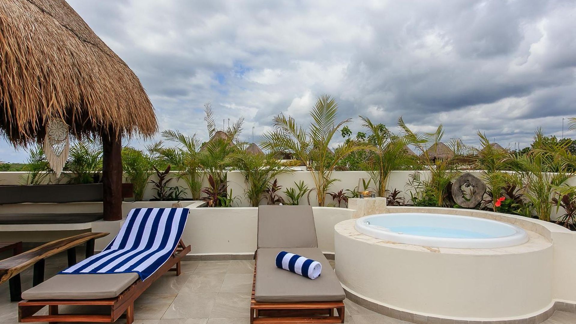 Penthouse Private Rooftop Terrace With Jacuzzi *