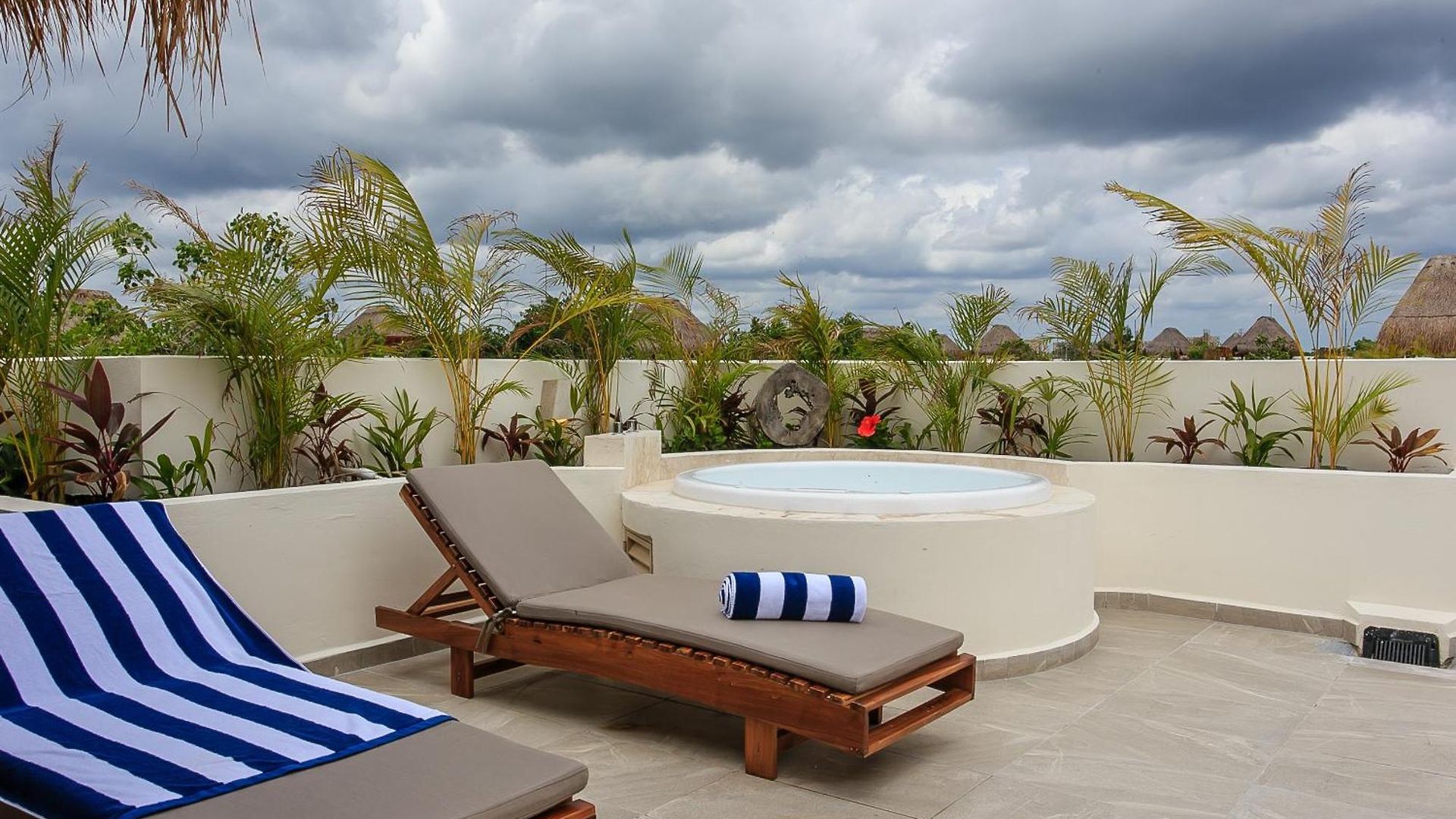 Apartment Penthouse Private Rooftop Terrace With Jacuzzi *