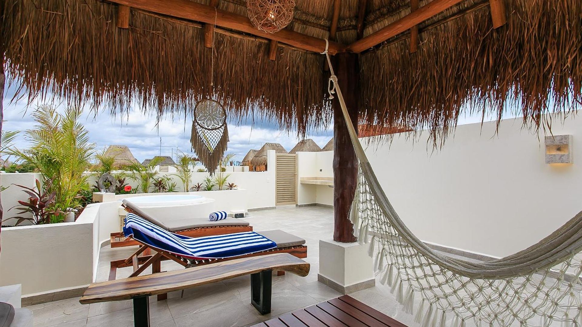 Penthouse Private Rooftop Terrace With Jacuzzi *