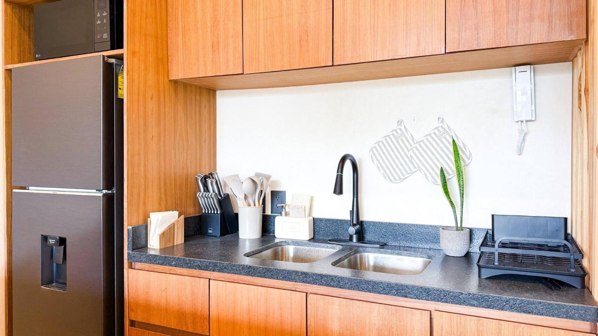Kaabin Jungle Living C5 *