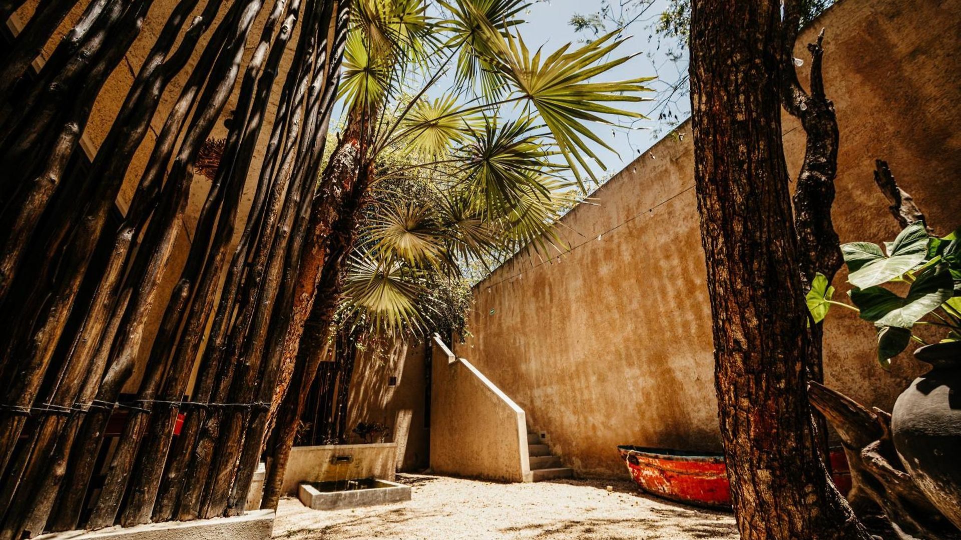 Ama Y Prana Hotel