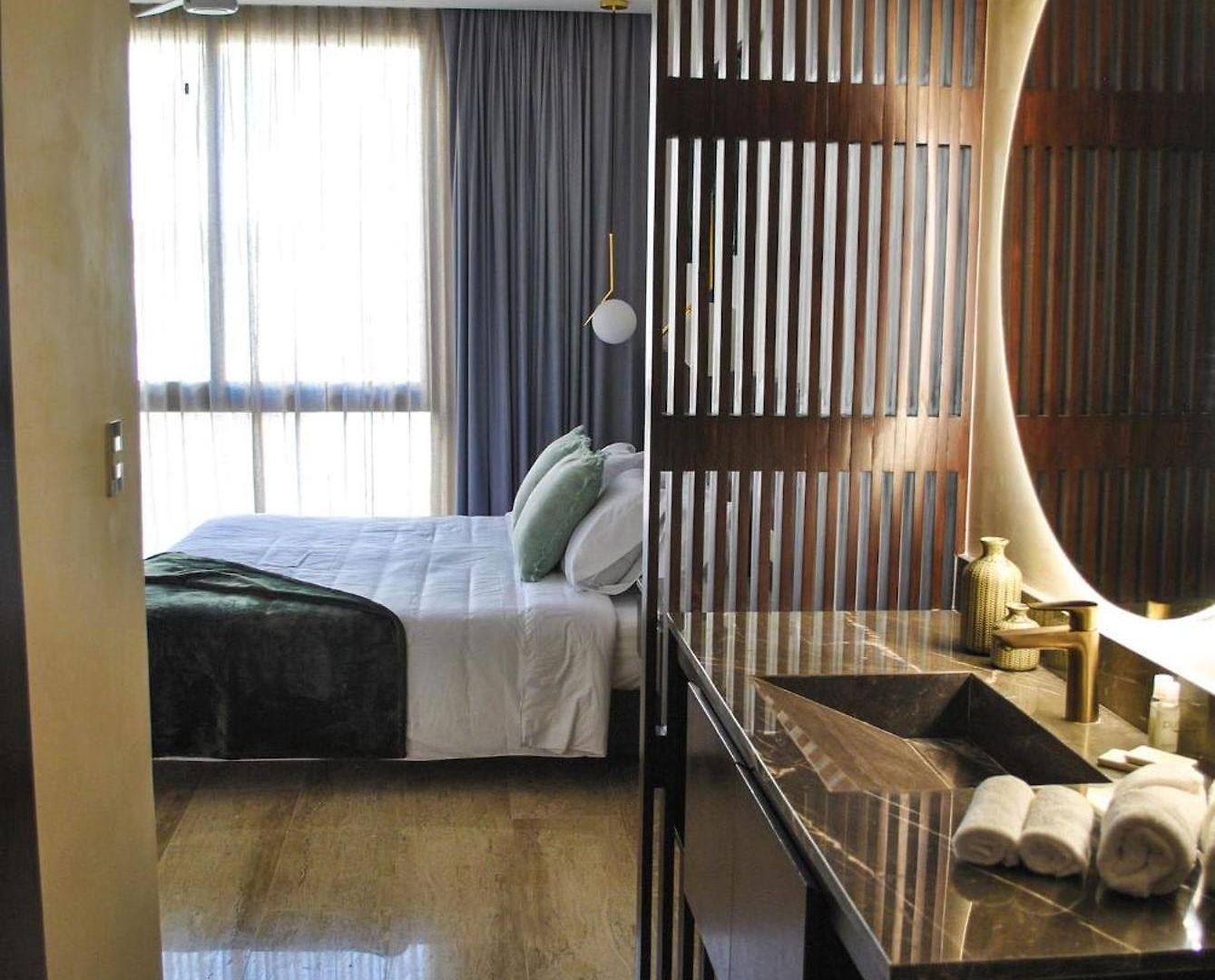 Apartment Upscale Perfect Location *