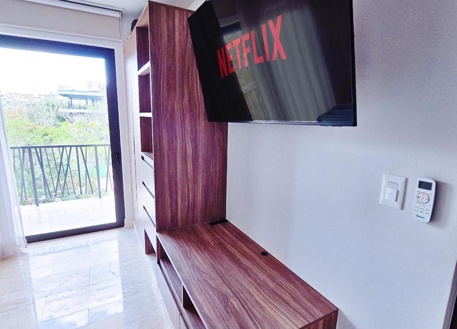 1 Bedroom With King Bed And Balcony With Amenities View * Tulum