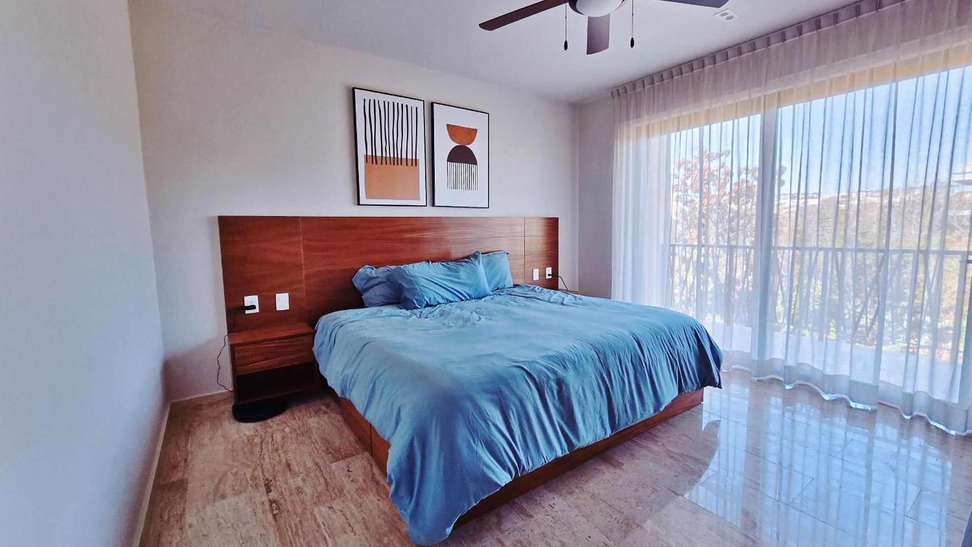 Apartment 1 Bedroom With King Bed And Balcony With Amenities View *