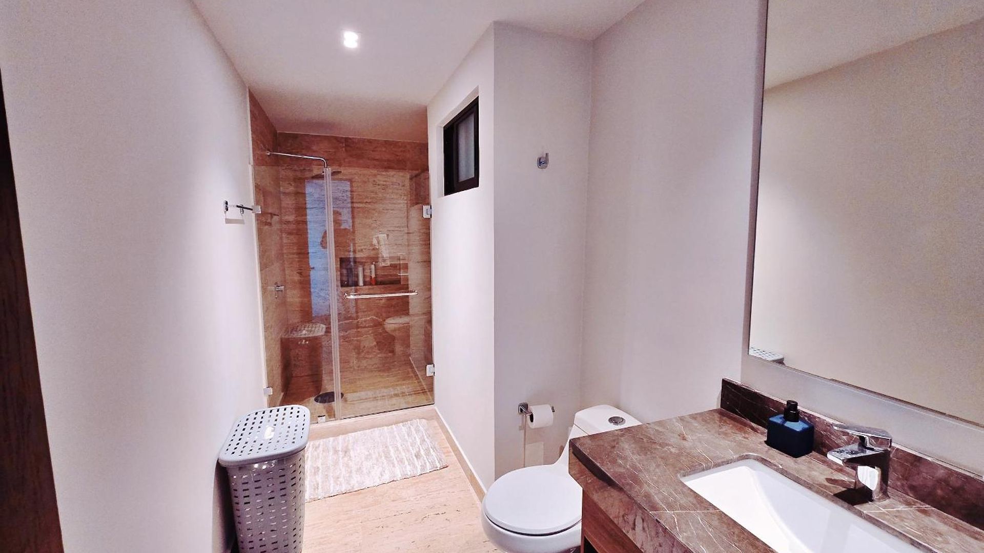 1 Bedroom With King Bed And Balcony With Amenities View Apartment *