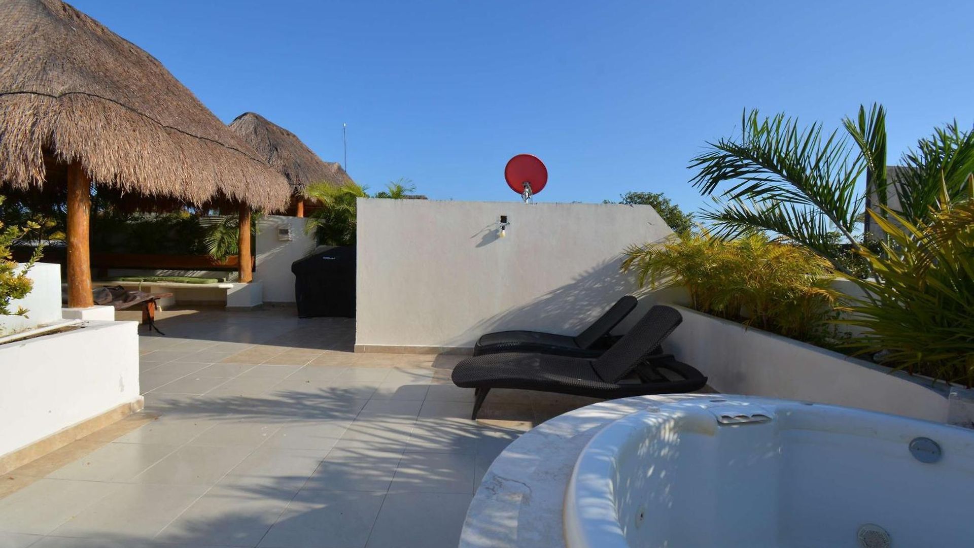 Peaceful Penthouse With Private Rooftop In Gated Community Apartment Tulum