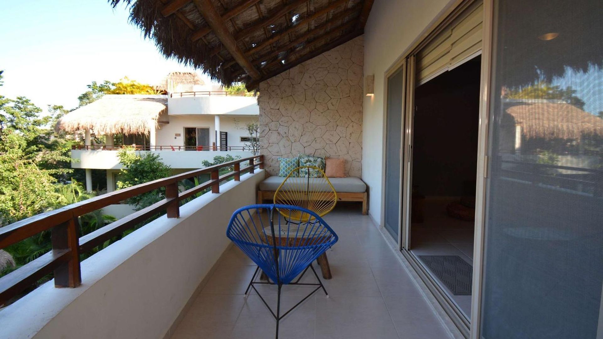 Apartment Peaceful Penthouse With Private Rooftop In Gated Community