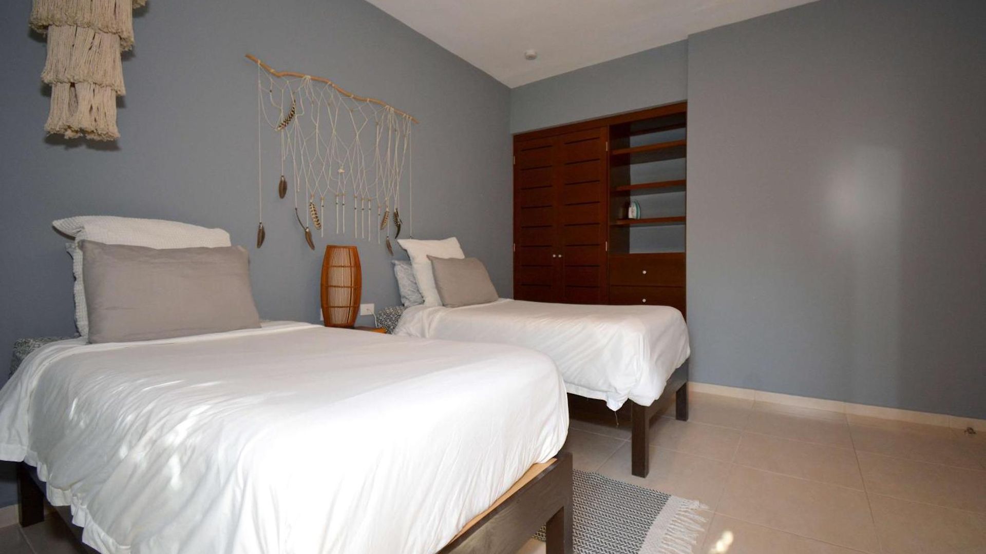 Apartment Peaceful Penthouse With Private Rooftop In Gated Community