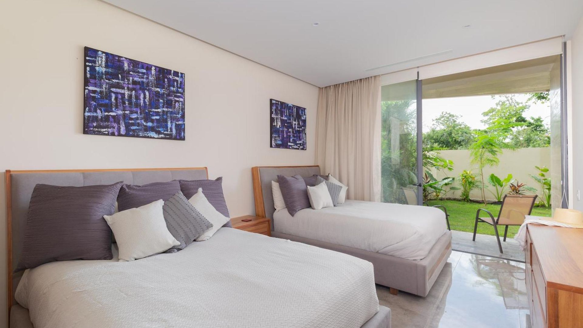 Luxury Two Bedroom Mistiq D104 By Sandy Powerful *