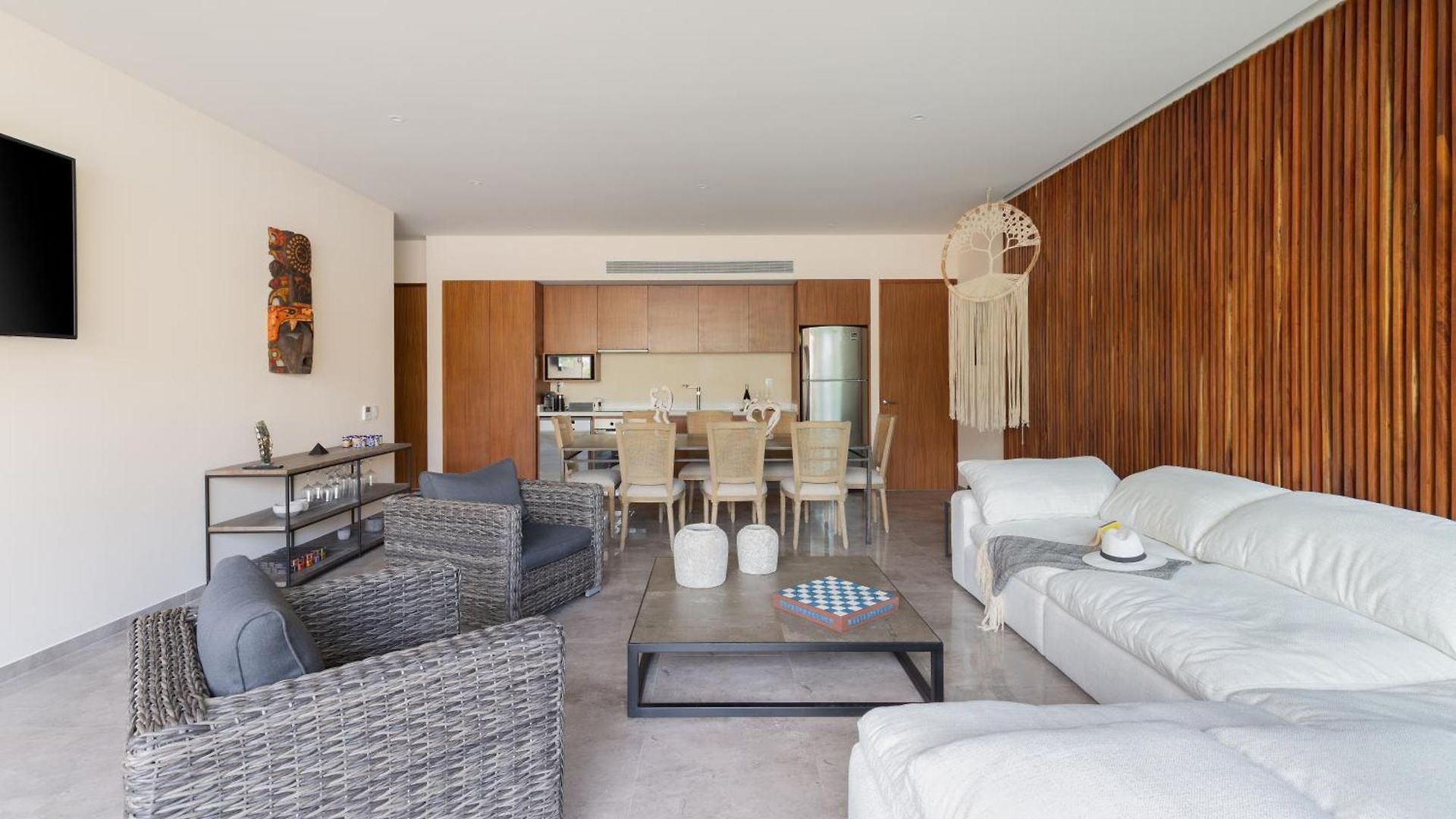 Luxury Two Bedroom Mistiq D104 By Sandy Powerful *