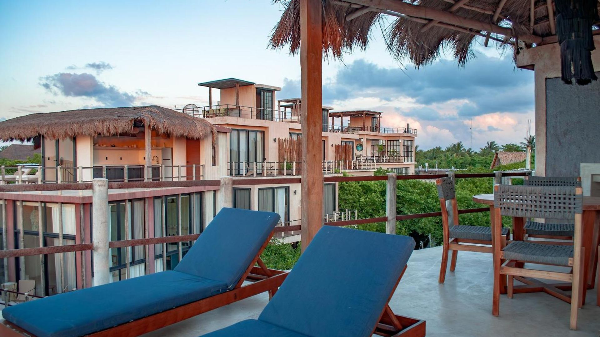 Caiman Habitat Hotel