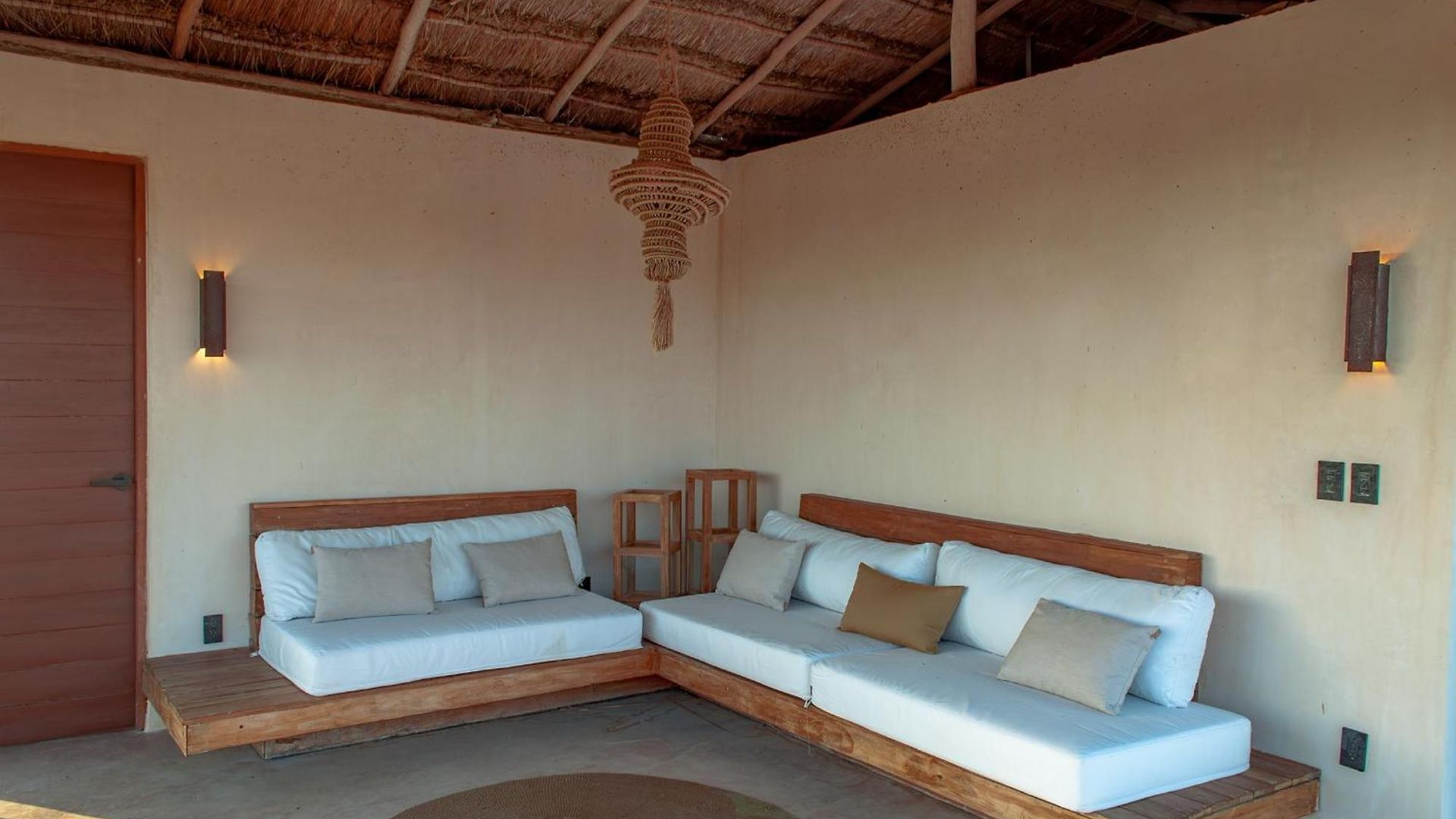 Caiman Habitat Hotel