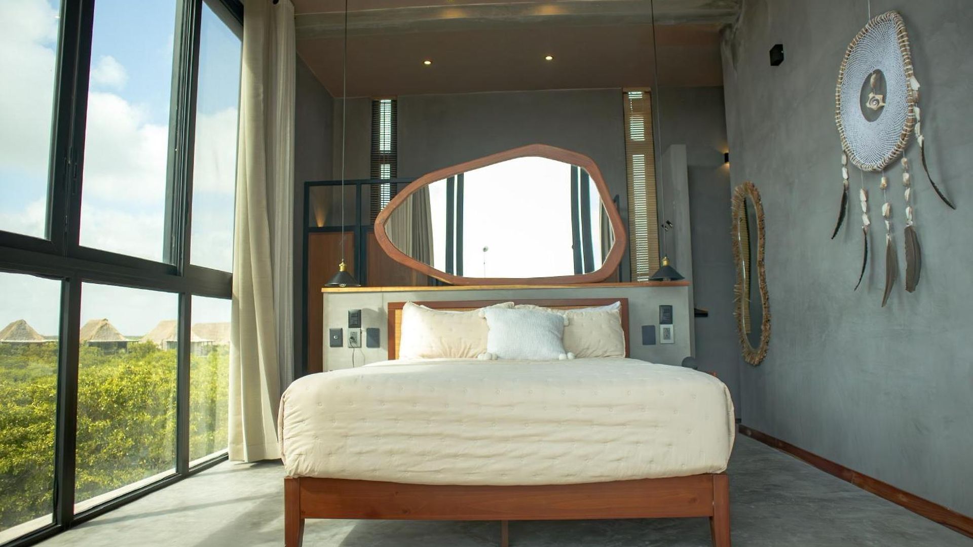Caiman Habitat Hotel