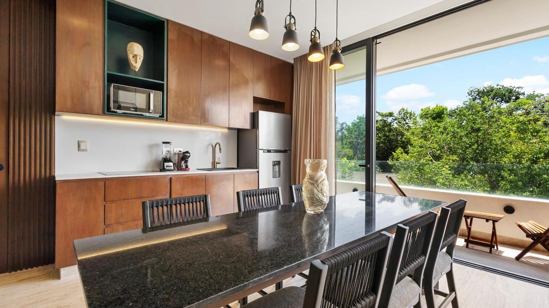 Hotspot 2br Apartment *